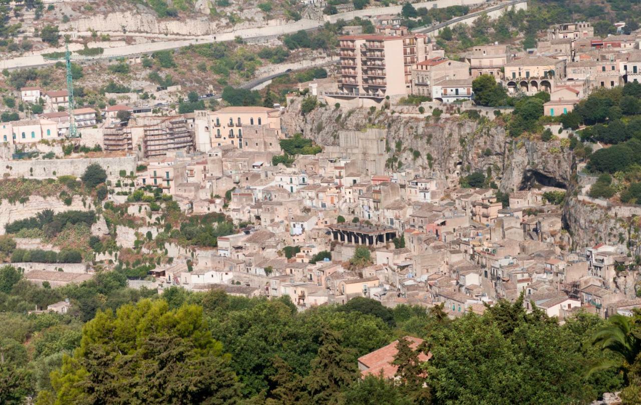 Casa Degli Avi Don Neli, Immersa Nella Natura Modica Exteriör bild